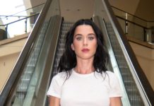 Katy Perry เผยด้านที่บาดเจ็บแต่ลุกขึ้นสู้อย่างสตรอง ในเพลงใหม่ “bandaids” พร้อมแนวดนตรีที่คุ้นเคย และ MV เต็มไปด้วยอารมณ์ขันที่แฟน ๆ คิดถึง